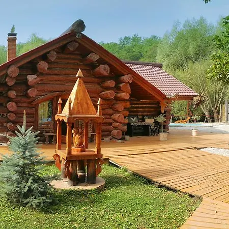 Vedmezha Berloga Hotel *