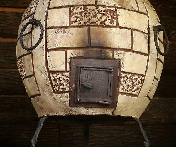 Vedmezha Berloga Hotel *