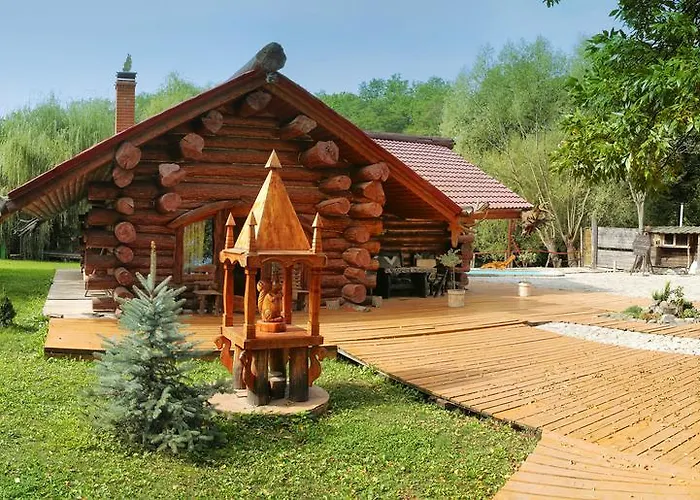 Vedmezha Berloga Hotel *
