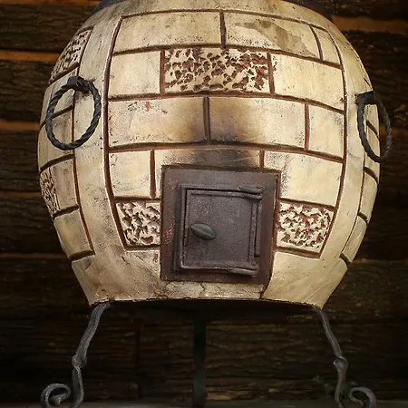 Vedmezha Berloga Hotel *